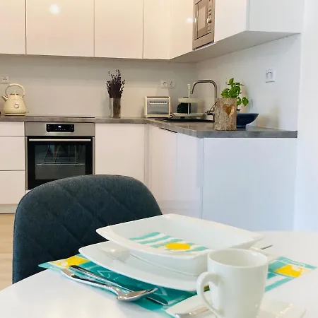شقة Zawia Apartman